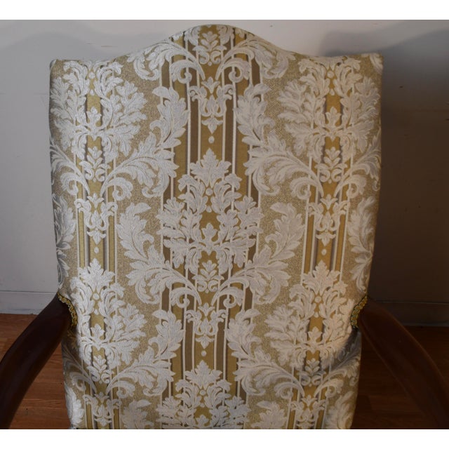 We are pleased to offer this Beautiful PAIR of English Hepplewhite chairs, by Hickory Chair, from the 1980s. This pair is...