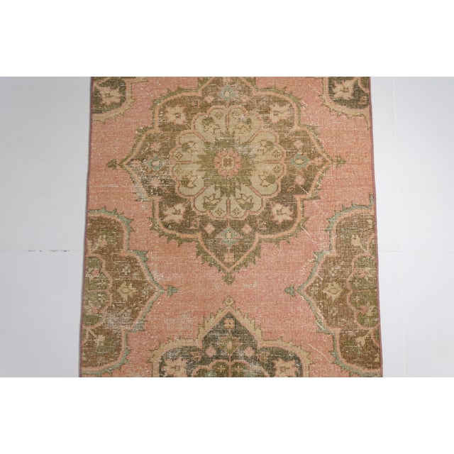 1960s Neutral Entryway Rug For Sale - Image 6 of 10