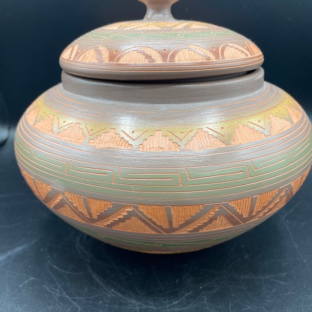 Navajo Indian Art Vintage Navajo Incised Lidded Pot For Sale - Image 4 of 9