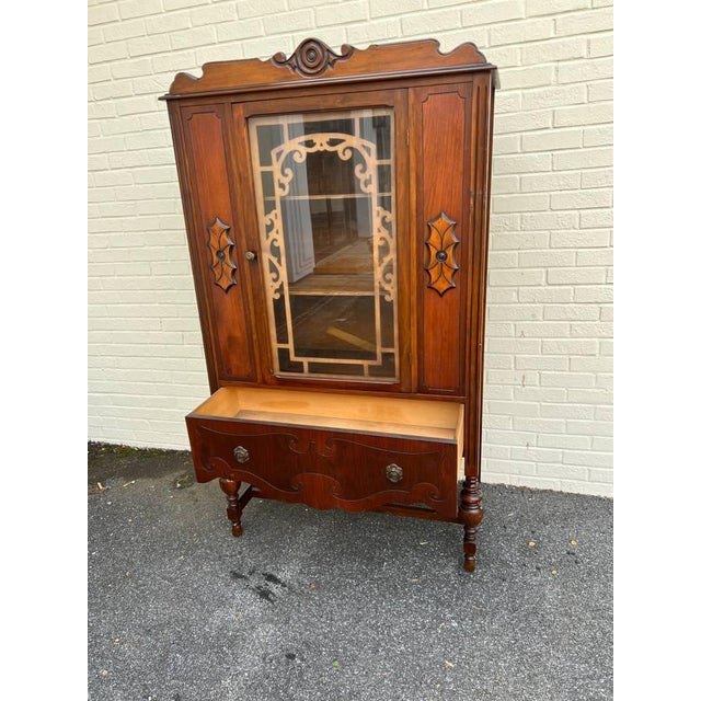 Early 20th Century Jacobean Revival Style Walnut Display China Cabinet For Sale - Image 14 of 14