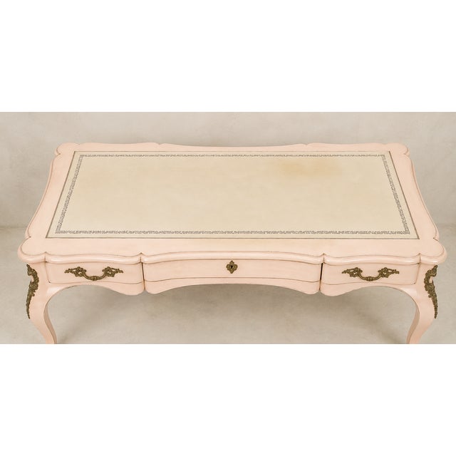 French Vintage John Widdicomb Factory Custom Blush Pink Louis XV Style Tooled Leather Top Writing Desk For Sale - Image 3 of 11