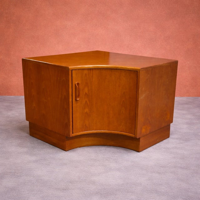 Mid-Century Modern Teak Corner Cabinet Unit from G-Plan, 1970s For Sale - Image 4 of 11