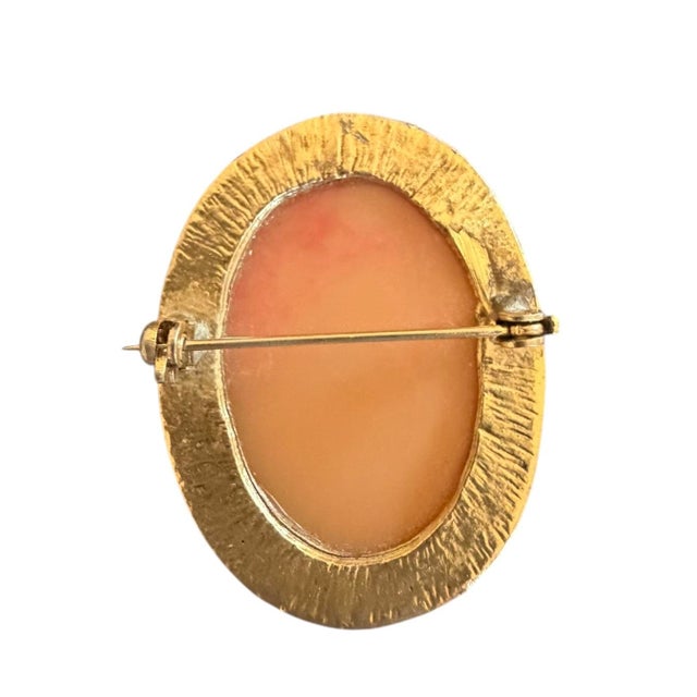 1970s Mid-Century Cameo Brooch For Sale - Image 4 of 4
