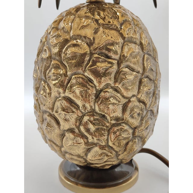 Hollywood Regency Pineapple Table Lamp in Brass with Linen Shades from Maison Le Dauphin, France, 1970s For Sale - Image 4 of 18
