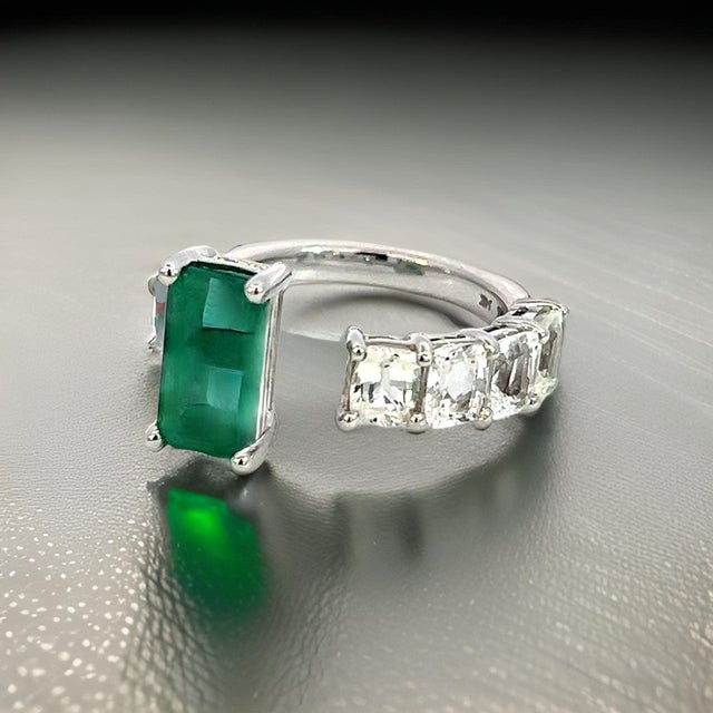 2010s Natural Emerald Sapphire Ring Size 6.5 14k W Gold 4.95 TCW Certified For Sale - Image 5 of 13