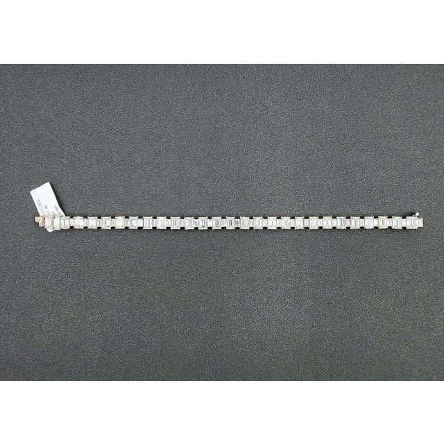 Metal 17.80 Ct Emerald Cut & Baguette Diamond Bracelet For Sale - Image 7 of 8