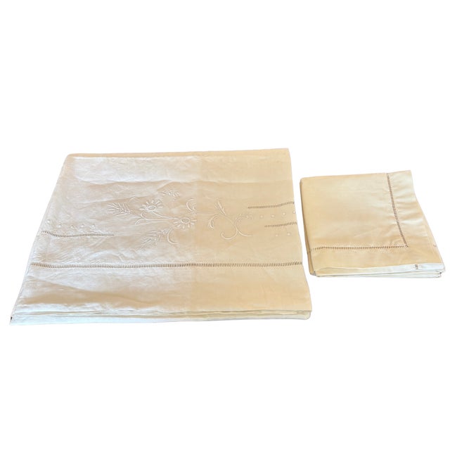 Antique French Embroidered Wedding Trousseau Linen Sheet from Fleur Bleue and Pillowcases from Linvosges, 1940, Set of 3 For Sale - Image 11 of 11