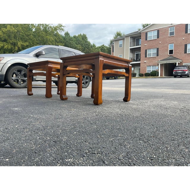 Pair of Mid 20th century Chinese Chippendale Elegance – Vintage Hardwood & Beveled Glass End Tables For Sale - Image 4 of 12