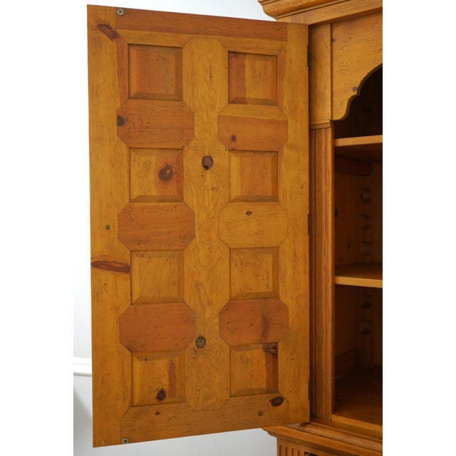 Baker Milling Road English Country Pine Linen Cabinet For Sale In Philadelphia - Image 6 of 18