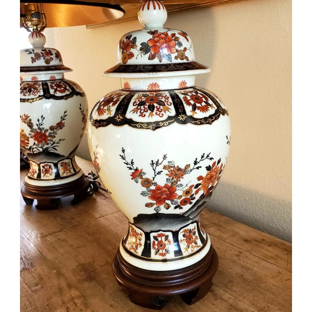Vintage Pair of Japanese Asian Imari Porcelain Table Lamps For Sale - Image 12 of 12