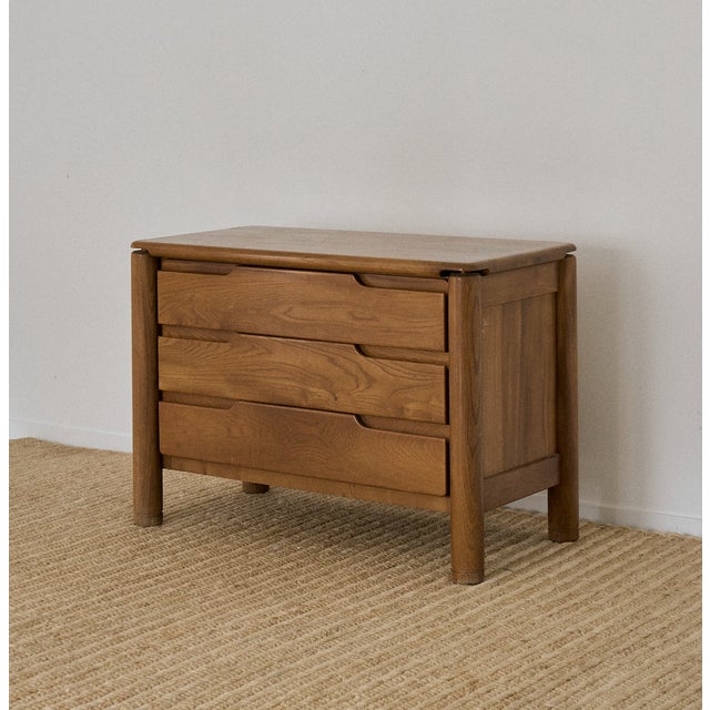 Elm wood chest of drawers, France, in the style of Maison Regain. This Mid Century French commode is very heavy and solid....
