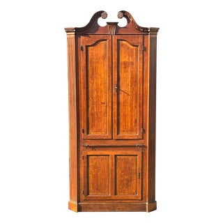 18th Century George III Oak Corner Cupboard, 1780s For Sale