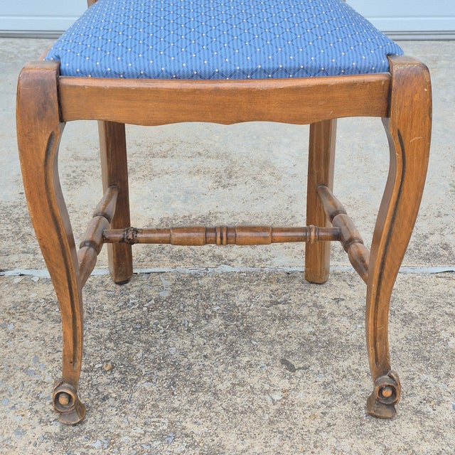 Early 20th Century Early 20th Century French Country Shell Carved Walnut Ladder Back Dining Chairs W/ Upholstered Sprung Seats, Set of 4 For Sale - Image 5 of 10