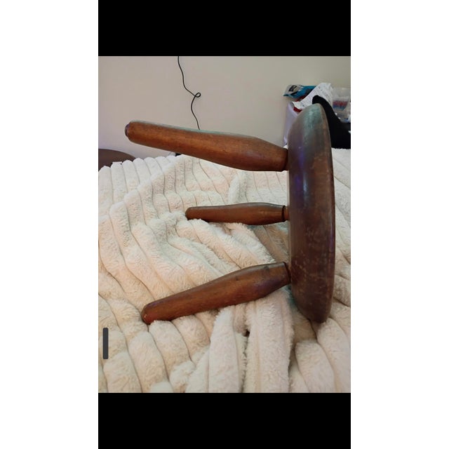 This Rare vintage Stickley 3 leg milking stool is stamped with the Stickley Fayetteville Syracuse makers mark. It is a...