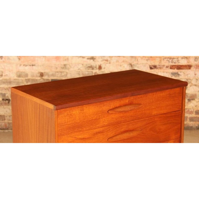 Mid-Century Teak Chest of 4 Drawers on Casters from Austinsuite, 1960s For Sale - Image 4 of 11