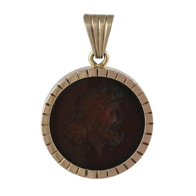 Victorian 1870 14k Gold Etruscan Carved Onyx Intaglio Pendant For Sale - Image 3 of 3