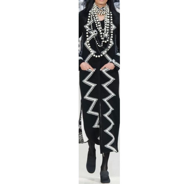 Chanel Necklace CC Logo 2016 20 28 in Faux Pearl Ribbon 5 Multi Rows White Black Ribbon For Sale - Image 9 of 11