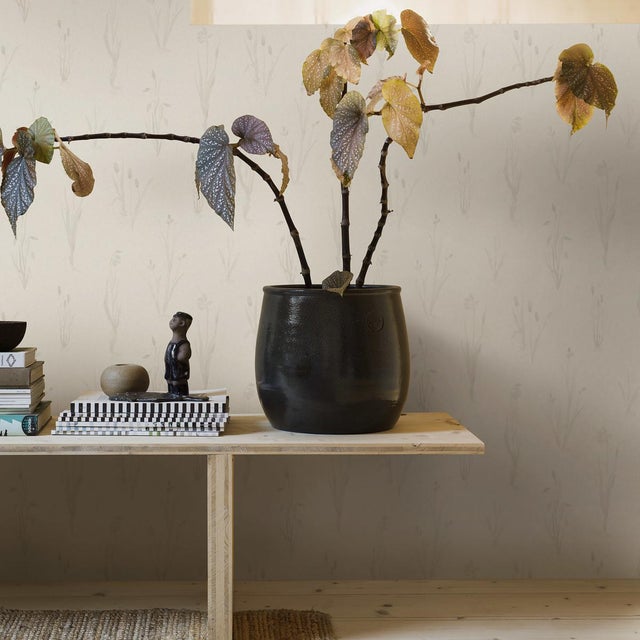 Detailed with a painterly array of meadow grasses, Boråstapeter’s Moorland wallpaper is a contemporary botanical with...
