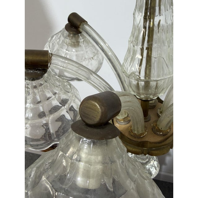 Gold Six-Light Chandelier in Murano Glass and Brass in the style of Seguso, 1940 For Sale - Image 8 of 11