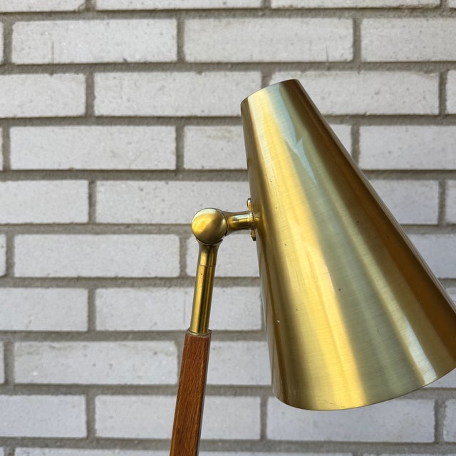 Wood Mid-Century Modern Scandinavian Table Lamp in Brass and Oak from Falkenbergs Belysning, 1960 For Sale - Image 7 of 9