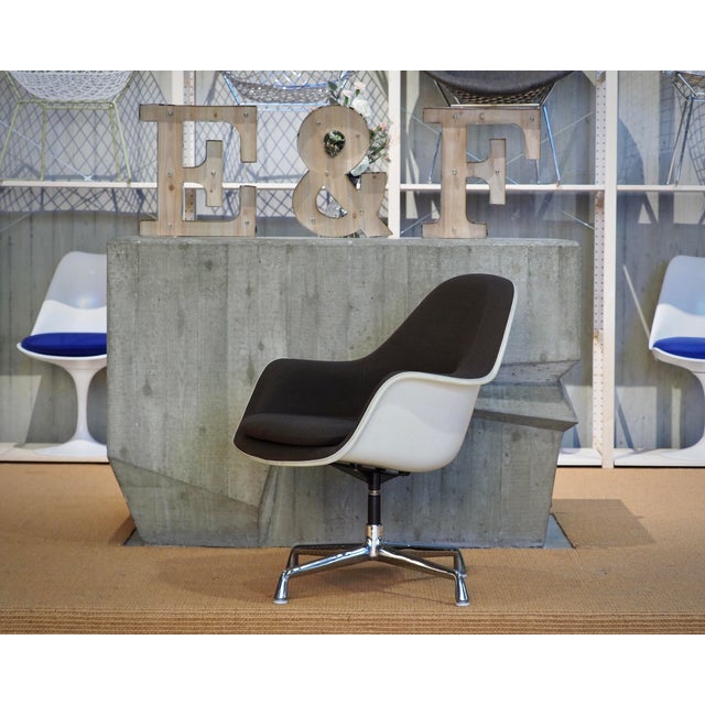 Mid-Century Modern EC178 Swivel Arm Chair in Hopsack Brown by Charles & Ray Eames for Herman Miller, 1970s, Set of 5 For Sale - Image 3 of 18