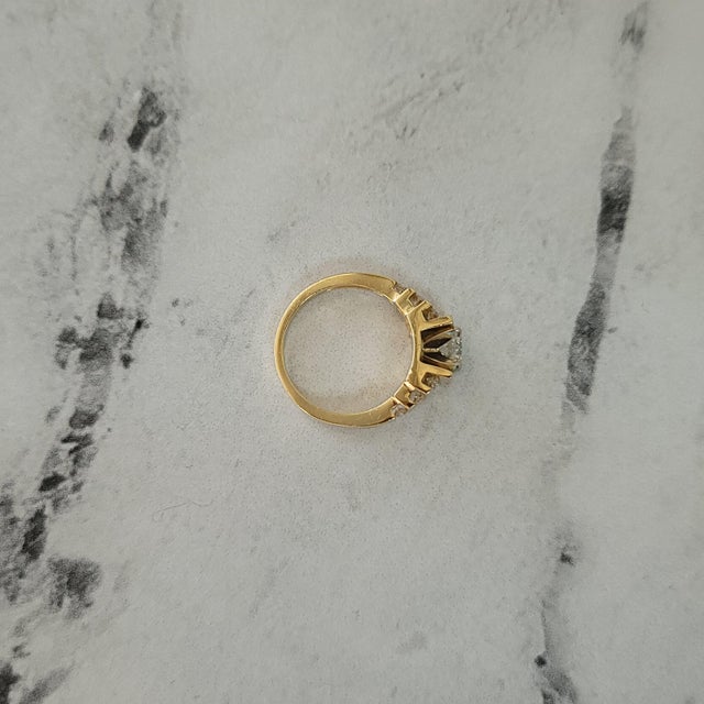 2020s One Carat Round Center Diamond Engagement ring with accent, Size 8 For Sale - Image 5 of 5