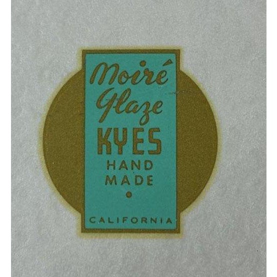 White Mid-Century Kyes Moiré Glaze White Greek Key Serving Trays — Set of 3 For Sale - Image 8 of 8