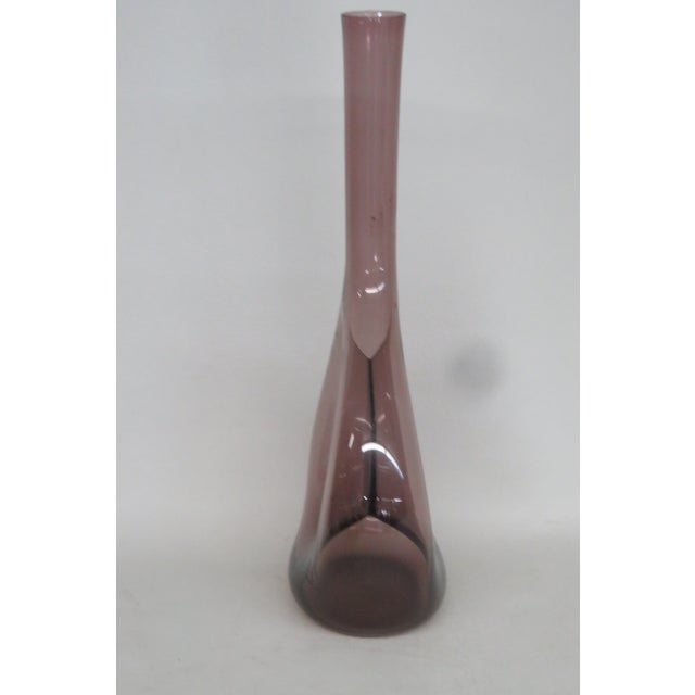 Glass Purple Pinched Bulb Vase Made in Sweden Mid Century Modern Sculpted Glass 4745b For Sale - Image 7 of 17