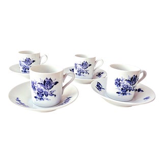 Vintage Coffee Cups with Hand-Painted Blue Floral Decoration by Richard Ginori, 1960s, Set of 8 For Sale