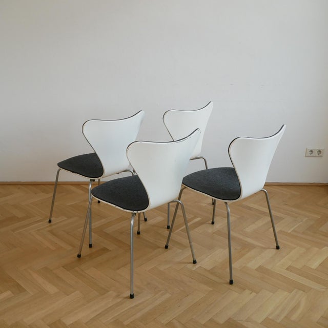 Mid-Century Modern Series 7 Chairs by Arne Jacobsen for Fritz Hansen, 1960s, Set of 4 For Sale - Image 3 of 12