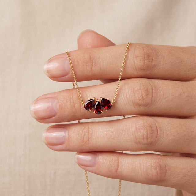 Contemporary Natural Red Garnet Cluster Necklace | January Birthstone Trio Neckalce | 18k Gold Plated Minimalist Jewelry, For Sale - Image 3 of 3