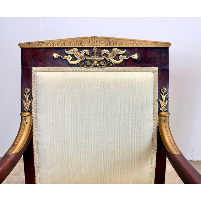 Antique French Empire Parlor Suite Set Settee & King / Queen Armchairs Restored For Sale - Image 10 of 12