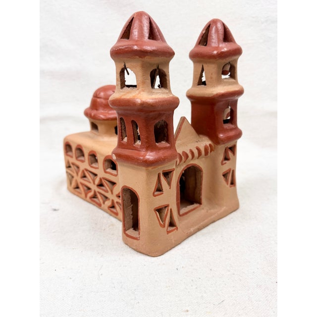 Lovely vintage handmade Mexican church. Nice to use as a decorative accent or during the holidays. This is a pre-owned...