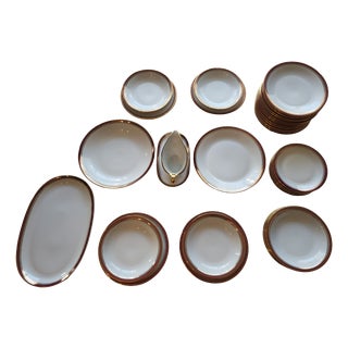 Sologne Porcelain Dinner Service with Fine Gold Decoration, France, Set of 38 For Sale