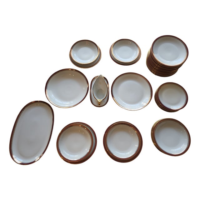 Sologne Porcelain Dinner Service with Fine Gold Decoration, France, Set of 38 For Sale