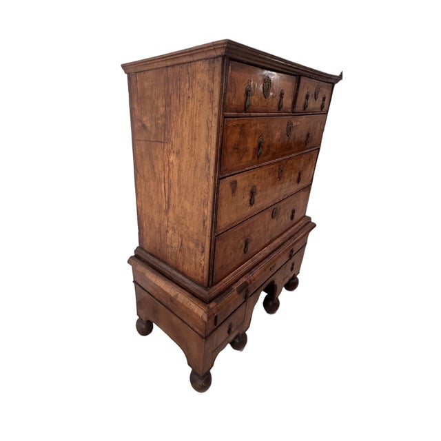 Antique William and Mary Burl Walnut Chest on Stand With Original Bronze Hardware and Cannonball Feet, Late 17th Century For Sale In Miami - Image 6 of 15