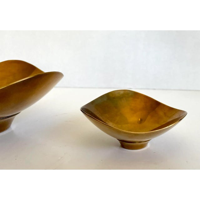Brass 1960s Pair of Raymor Organically Shaped Brass Finger Trinket Bowls For Sale - Image 8 of 12