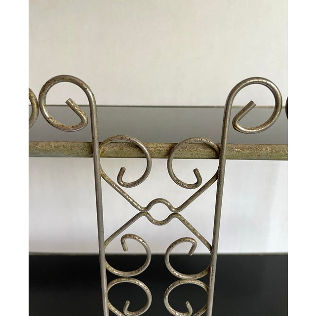 Mid-Century Hollywood Regency Silver-Tone Metal Tabletop Étagère With Black Glass Shelves For Sale - Image 12 of 12