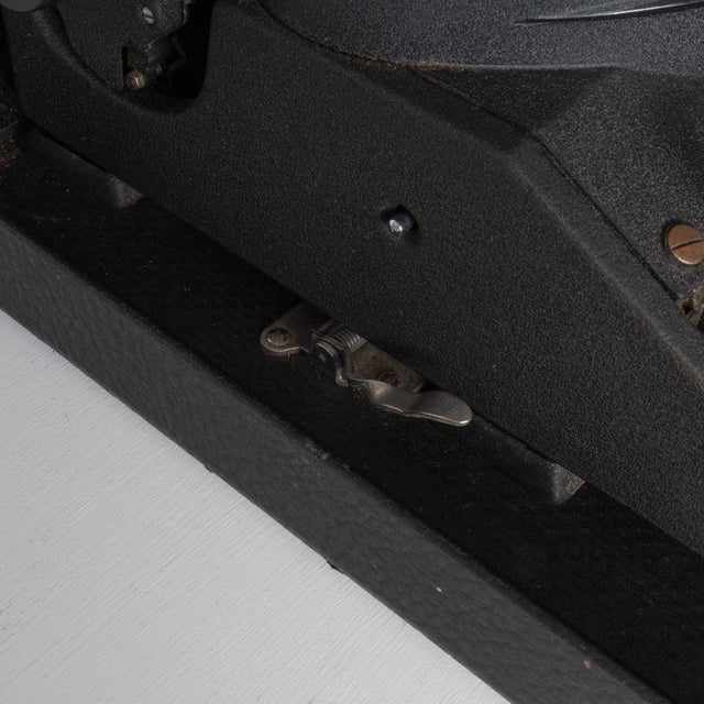 Modern 1940s Remington Deluxe Noiseless Typewriter For Sale - Image 3 of 16