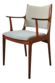 Example of Shaker Lounge Chairs