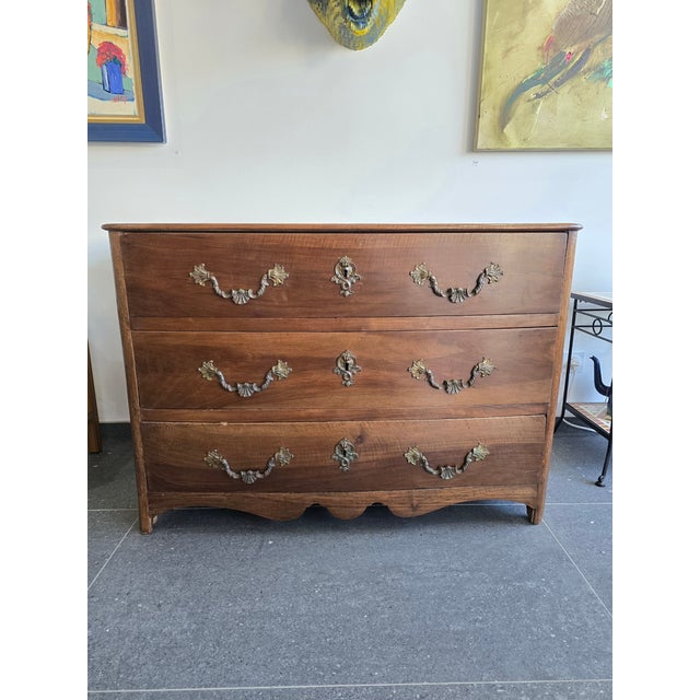 Provincial Chest of Drawers in Walnut, 1730 For Sale - Image 15 of 18