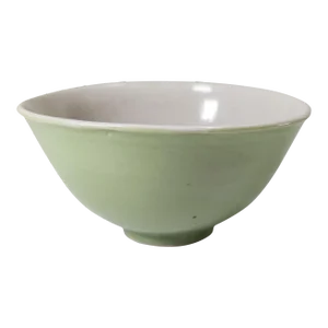 Early 20th Century Chinese Chinoiserie Celadon Green Glazed Porcelain Bowl