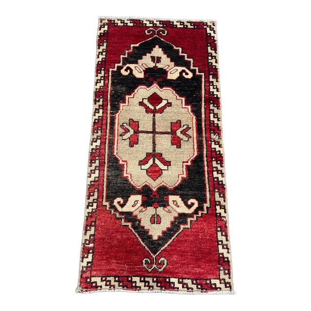 Turkish Yastik Rug 1'7" x 3'4" For Sale