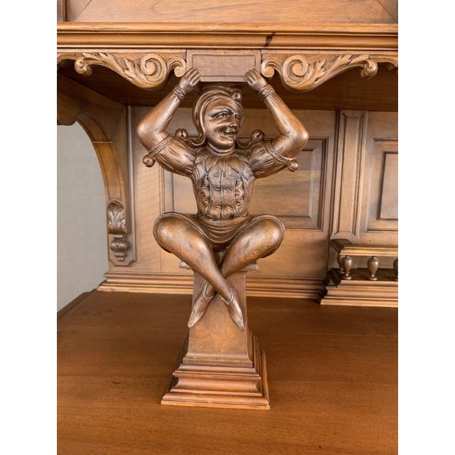 Two-part carved walnut buffet – Renaissance style – Late 19th century An exceptional piece of late 19th-century French...