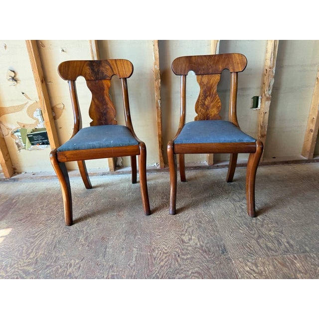 Early 20th Century Set of 6 Crotch Flame Mahogany Empire Style Saber Leg Dining Chairs For Sale - Image 9 of 18