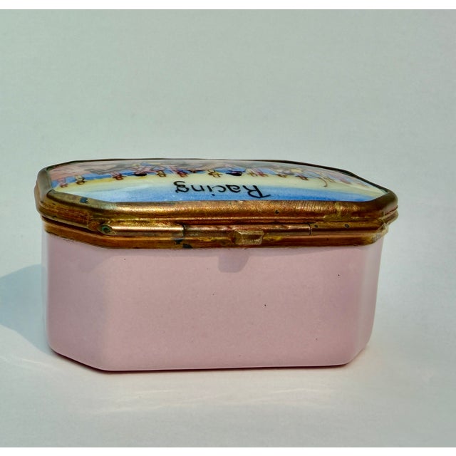 English Horse Racing Enamel Trinket Box Early 19th Century For Sale In New York - Image 6 of 11