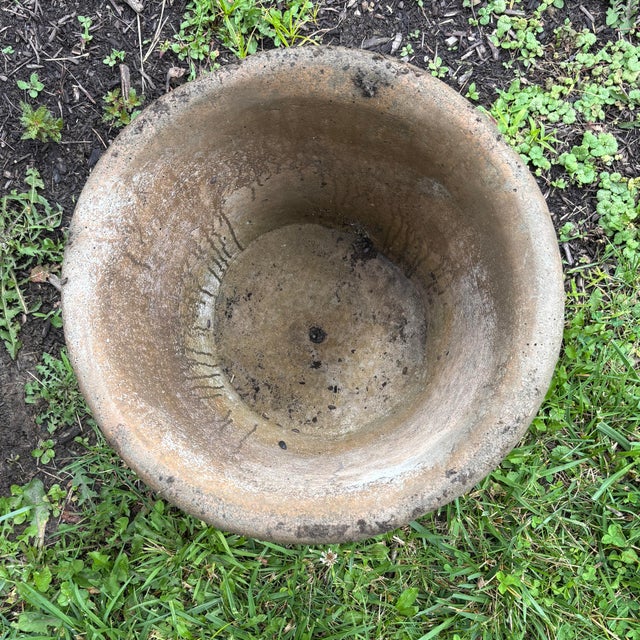 Cast Stone Neoclassical 1990s Fleur-De-Lis Garden Pot For Sale In Columbus - Image 6 of 9