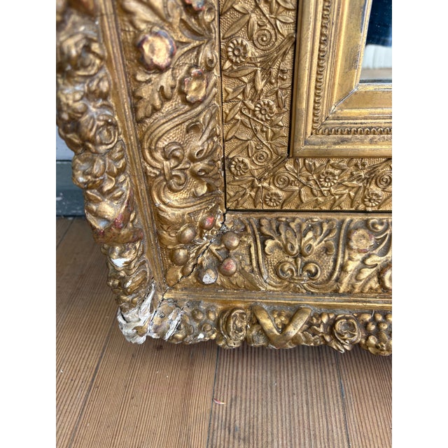19th C Victorian Carved Frame Gilt Square Wall Mirror For Sale In New York - Image 6 of 12
