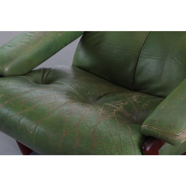 Mid Century Modern Lounge Chair in Rosewood and Stressed Leather For Sale In Orlando - Image 6 of 8