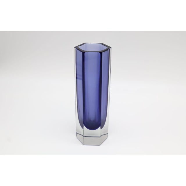 Mid-Century Modern Faceted Murano Sommerso Glass Vase by Flavio Pol, 1960s For Sale - Image 4 of 4